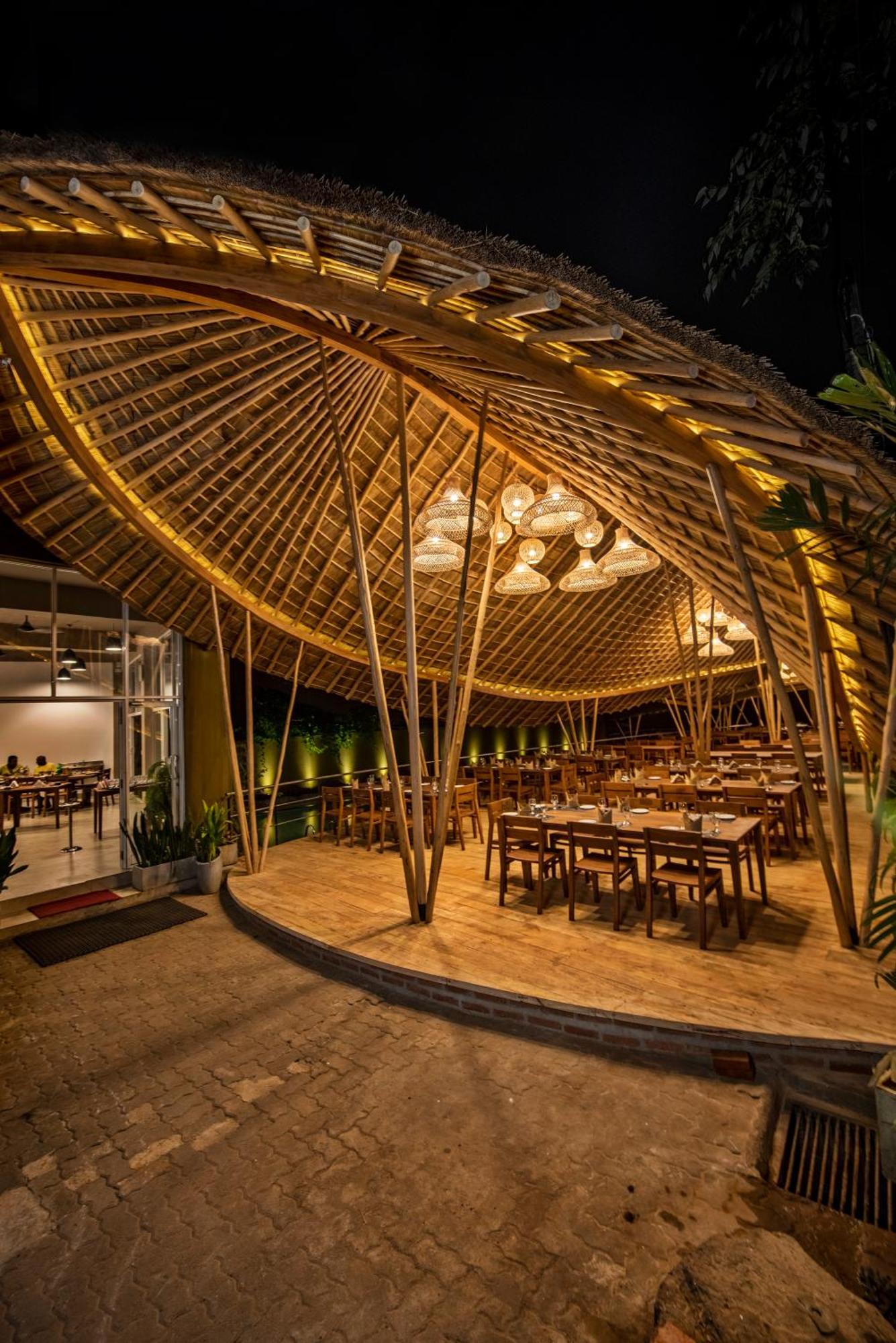 White Moon Resort Gampaha Zewnętrze zdjęcie